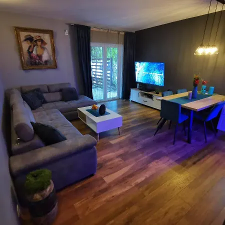 아파트 Atrium Private Retreat